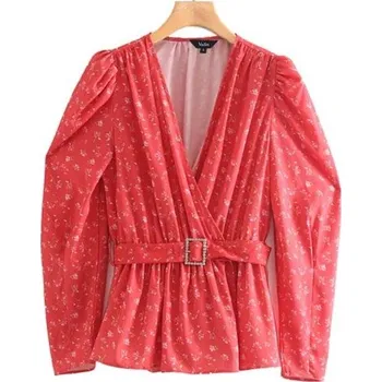 Dámská halenka Dámská červená halenka s páskem XS