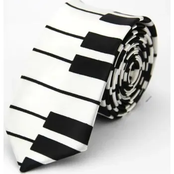 Kravata Tenká unisex kravata s motivem piana 145 x 5 cm Stylová hudební kravata Moderní úzká vázanka Elegantní doplněk pro muzikanty, koncerty a formální akce bílá