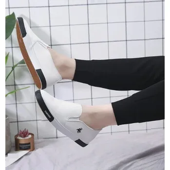 Pánské polobotky Stylové pánské mokasíny J2286 bílá 44