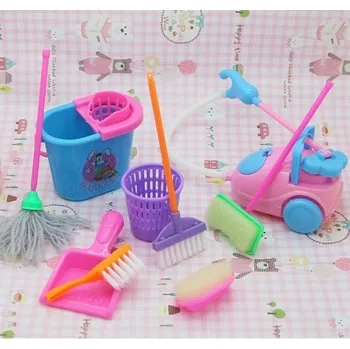 Doplněk pro panenku Sada na úklid pro Barbie 9 ks