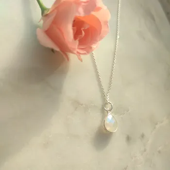 Náhrdelník Prstýnkárna MOON Stříbrný náhrdelník měsíční kámen AG 925 ≤ 2,2 g