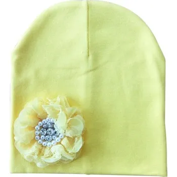 Čepice Dívčí čepice s květinou žlutá