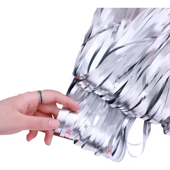 Karnevalový doplněk Párty závěs s třásněmi matný 2,5 x 1 m stříbrná