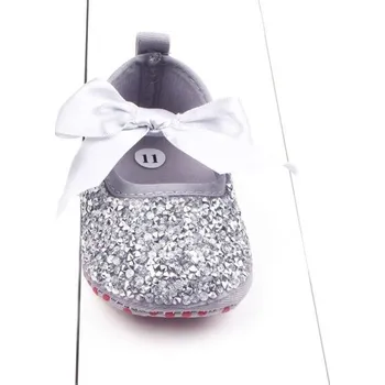 Dívčí bačkory Dívčí stříbrné capáčky 6-12 měsíců