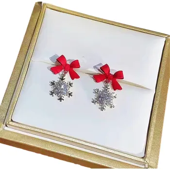 Náušnice Vánoční náušnice sněhové vločky s mašlí červená