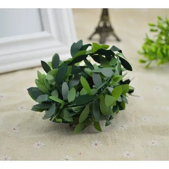 Girlanda umělých listů