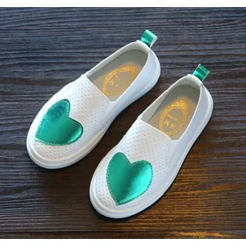 Dívčí tenisky Dívčí slip-on tenisky se srdíčkem zelená 33,5