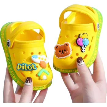 Chlapecká obuv Dětské gumové pantofle s 3D ozdobami medvěda a letadla Prodyšné pantofle s otvory a zadním páskem Lehké přezůvky na doma i ven žlutá 28