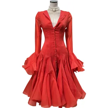 Dámské oblečení Koktejlové šaty s bohatou vícevrstvou sukní Volánové rukávy Elegantní střih Dlouhé rukávy Zapínání na knoflíky Luxusní společenský model červená M