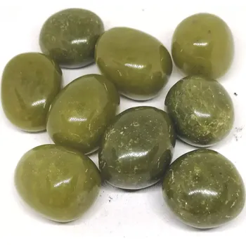 Sběratelství Jadeit zelený z Kanady – kvalitní minerál pro šperky a dekorace