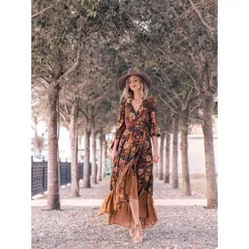 Dámské šaty Dlouhé retro šaty s volánem Barva: Hnědá, Velikost: S