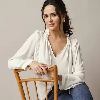 Dámská halenka Jednobarevná halenka s volány, krepon režná 38