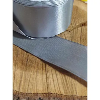 Stuha Atlasová stuha šíře 40 mm barva šedá světlá