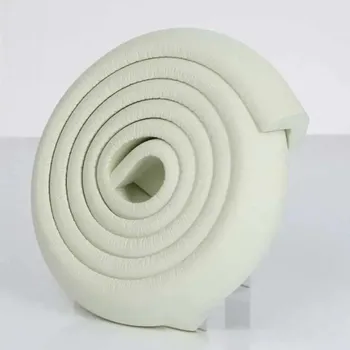 L-tvarovaná měkká ochranná páska na rohy a hrany nábytku z NBR pěny délka 2 metry pro bezpečný domov a ochranu dětí před nárazy bílá