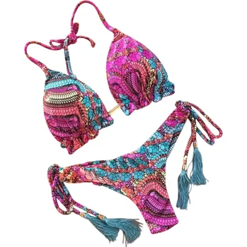 Dámské plavky Barevné brazilské bikiny s třásněmi a etno vzorem Fuchsiové a tyrkysové dvoudílné plavky s výraznými detaily a zavazováním L