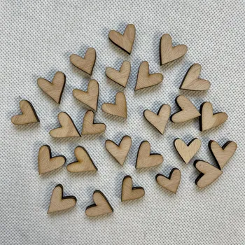 Mix 2 cm nebo 2,5 cm dřevěných srdíček 100 ks Rozměry: 20 mm x 18 mm Dřevěná srdíčka na vývazky