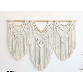 Ručně tkaný macrame boho závěs s dřevěnou tyčí | nástěnná dekorace, tkaná tapiserie - korálky