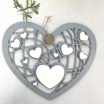 Dřevěné srdce 30 cm se srdíčky, 2 barevné varianty Barva: Šedo-bílá
