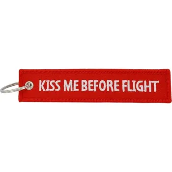 Klíčenka KISS ME BEFORE FLIGHT - červená