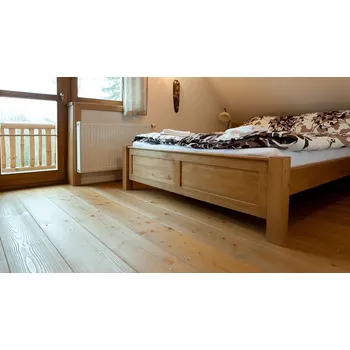 dřevěná podlaha Tesařství Luňáček s.r.o Dřevěná mlynářská podlaha 30x290x4000