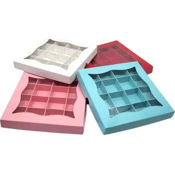 Dárková krabička Ušatá dárková krabička s mřížkou na pralinky 15x15x2 cm