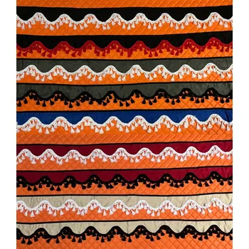 Bordura nad okno nízká - černá, červené třásně