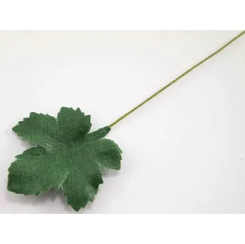 umělá květina Zelený lístek vinné révy na drátku - rozměry 8 cm x 4 cm