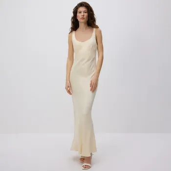 Dámské šaty Reserved - Lesklé maxi šaty - světle žlutá - 521FB-10X - 521FB-10X-M