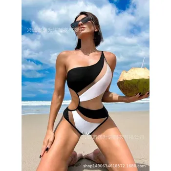 Dámské plavky Dámské asymetrické jednodílné plavky Barva: Černo-bílá, Velikost: S