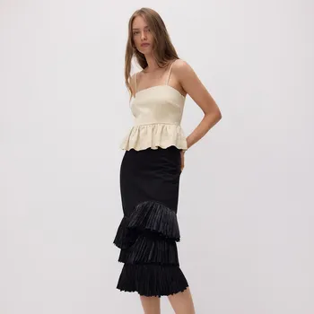 Dámské tričko Reserved - Saténový top s baskinou - tělová - 576GH-02X - 576GH-02X-S