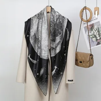 Šátek Hedvábný šátek Bájný měsíc stříbrný 110x110 cm v dárkovém balení, HEDVÁBNÝ SVĚT