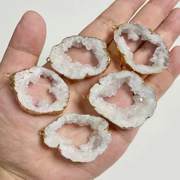 Přívěsek Křišťálový přívěsek s okrajem ve zlaté barvě | Zlatý přívěsek, Náhrdelníková drůza - Č.20 35-50mm