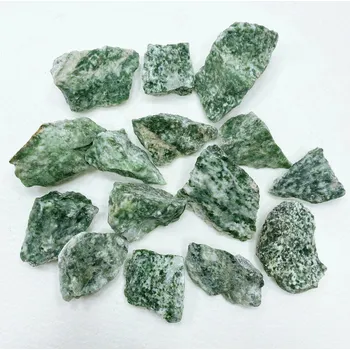 Dekorace do akvária Minerální kámen přírodní na dekorace | přírodní kámen, dekorace do akvária - Zelená skvrna Jade , 45-55 g