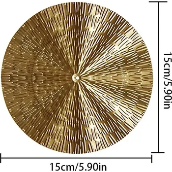 Kovová dekorace na zeď ve zlatém designu - 04-S