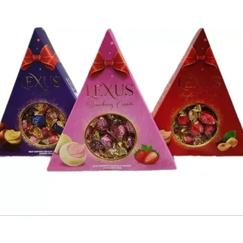 Bonboniéra Pralinky LEXUS 120 g TRIANGLE - MIX pralinek (fialová) - kokos, oříšek, bílá jahoda (pralinky s jahodovou, kokosovou a oříškovou příchutí / TRIANGLE)