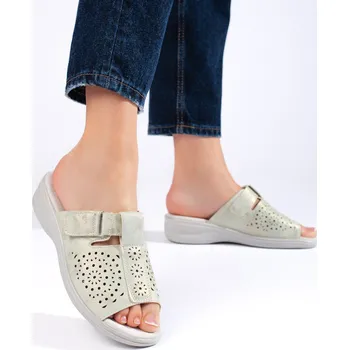 Dámské pantofle Ažurové světle zelené dámské nazouváky na pohodlném klínku TL-6819-6LT.GR Velikost: 36