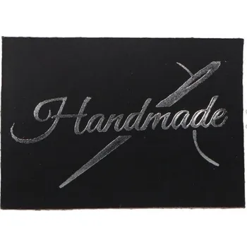 Štítek eko kůže HANDMADE 45 x 32 mm, barva Černá / stříbrný nápis