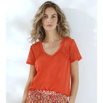 Tričko s výstřihem do V a macramé rukávy oranžová 52