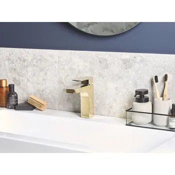 Vodovodní baterie Zlatá koupelnová baterie s jednou pákou s vysokým leskem mosazná umyvadlová baterie Beliani