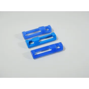 Příslušenství k autodráze Držák mantinelu 90 - modrý