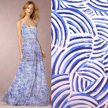 Umělé hedvábí Silky s digitálním ozdobným potiskem v modré barvě SMT-CS_H6167A