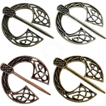 Brož Výprodej Oděvní spona Omega 38mm zdobená uzlovým vzorem - Outlet