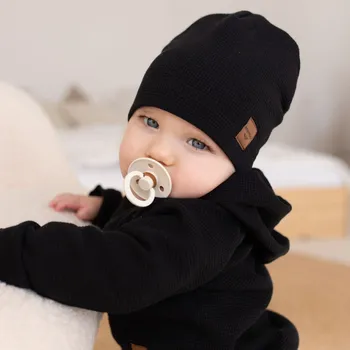 Kojenecké oblečení Čepice vaflová / černá Velikost: 43