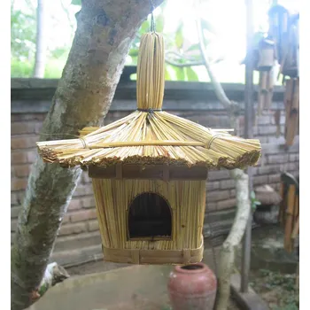 Mitra Bali Závěsná budka z Bali ze suché trávy, hranatá, 18 cm