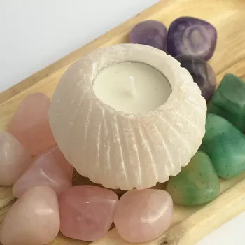 Selenitový svícen koule zig-zag - kouzlo klidu a harmonie pro Váš domov