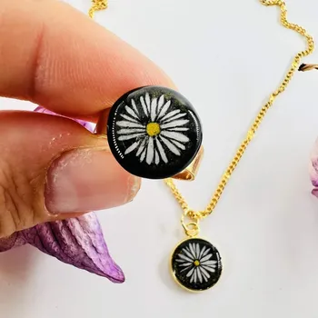 Souprava šperků Set šperků s malovanou sedmikráskou