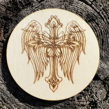 Podtácek Dřevěný podtácek s andělským křížem