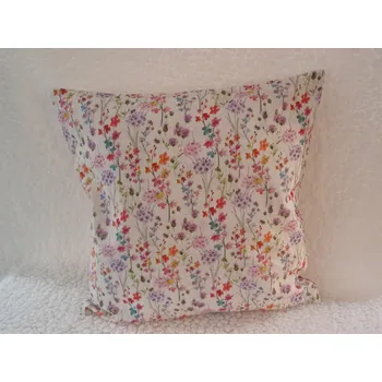 Povlak na dekorativní polštářek Pro útulný domov Kvítka fialová 40 x 40 cm