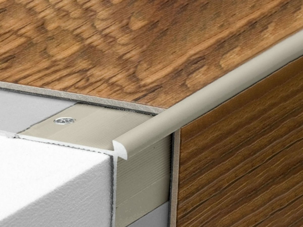 Profilteam schodová lišta vnější pro obložení schodů vinylem do 5 mm, 42*28*1200 Šampaň E02