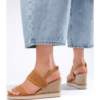 Dámské sandále Hnědé děrované sandály na klínku 7210CA Velikost: 41